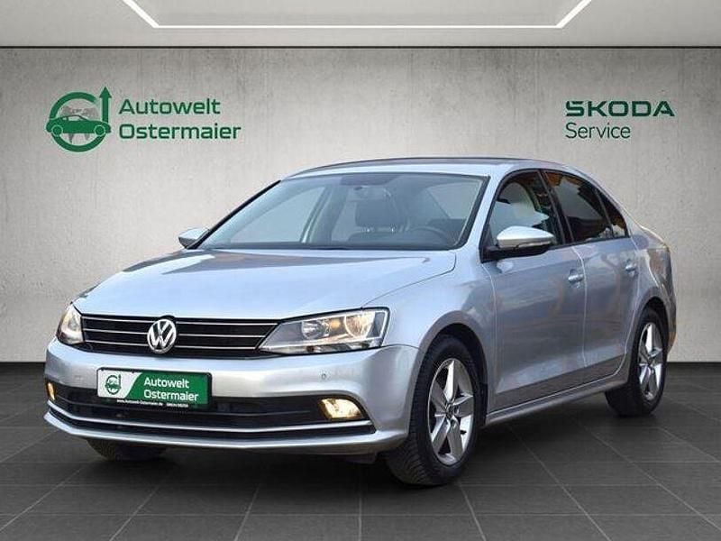 Silber Gebraucht 2015 VW Jetta Limousine | 10.385 € (Fairer Preis) - Bild 1/4