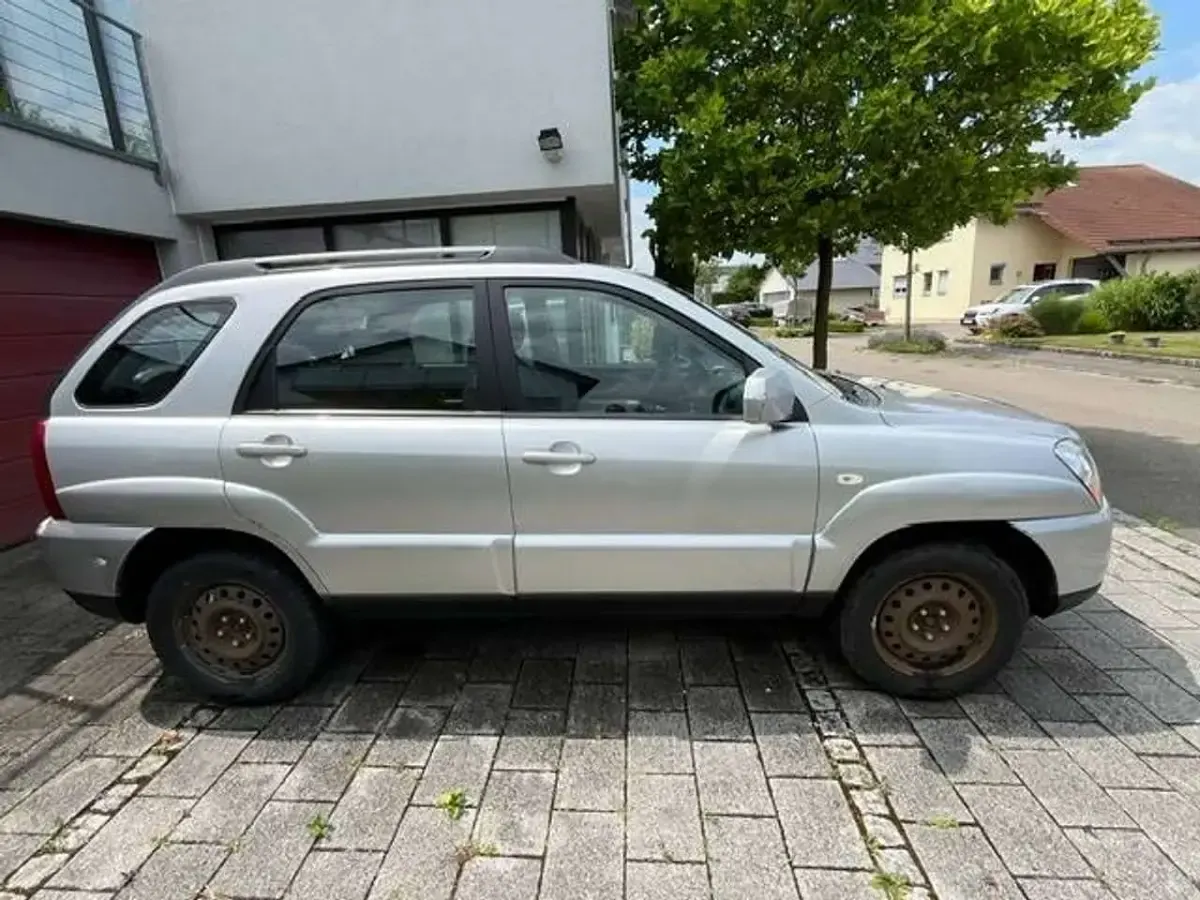 Gebraucht Kia Sportage EX 141 PS (103 kW) 2008 Silber SUV