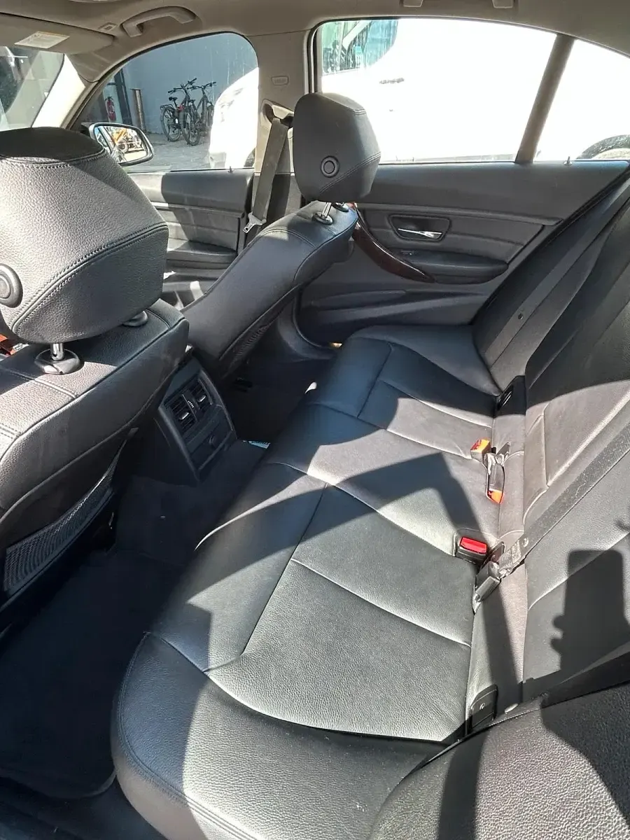 Gebraucht BMW 335 306 PS (225 kW) 2012 Blau Limousine