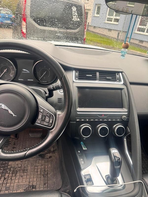 Gebraucht Jaguar E-Pace 180 PS (132 kW) 2018 Weiß SUV