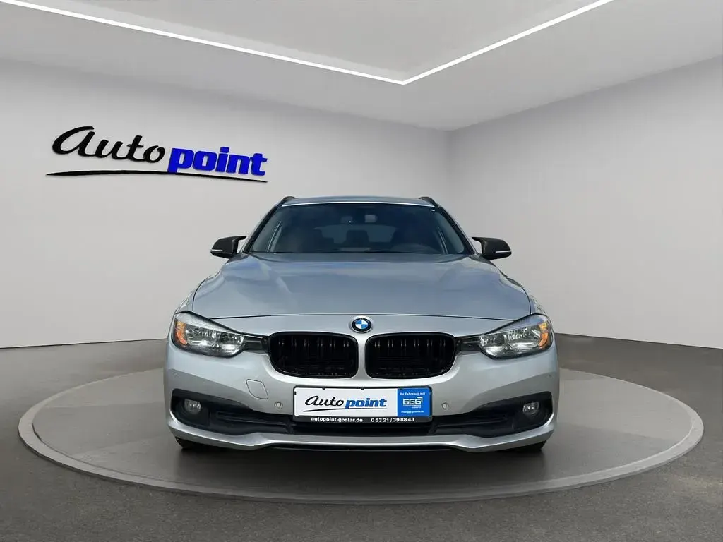Gebraucht BMW 318 Advantage 150 PS (110 kW) 2015 Silber Kombi