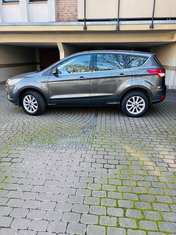 Gebraucht Ford Kuga Titanium 150 PS (110 kW) 2014 Grau SUV