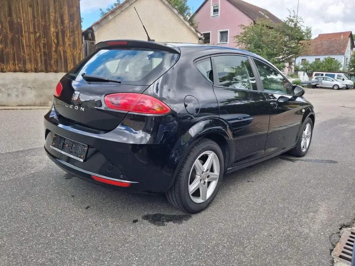 Gebraucht Seat Leon Style 125 PS (91 kW) 2012 Schwarz Kleinwagen