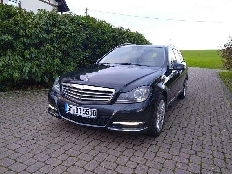 Gebraucht Mercedes C350 265 PS (194 kW) 2012 Schwarz Kombi
