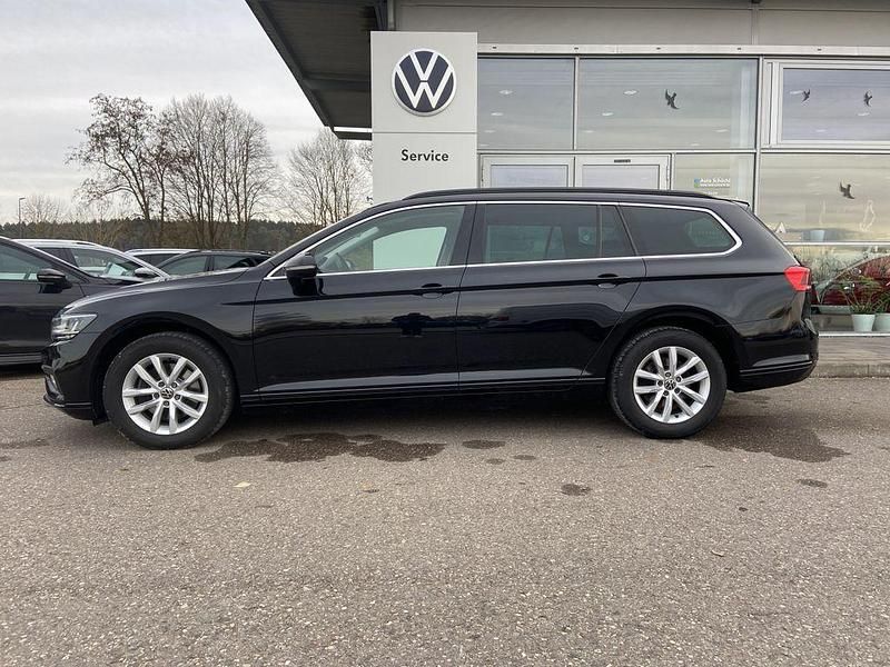 Gebraucht VW Passat Business 150 PS (110 kW) 2022 Schwarz Kombi