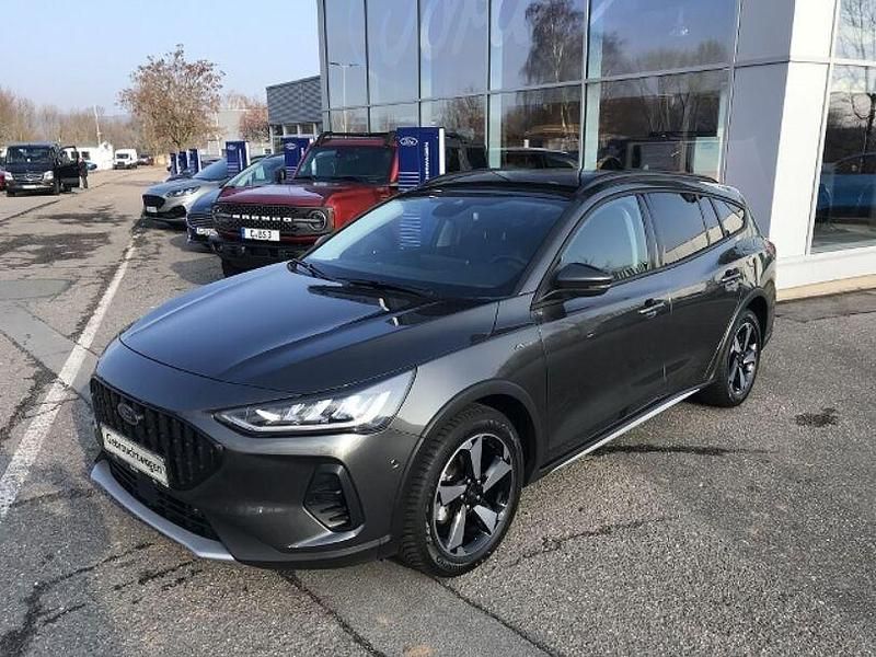 Gebraucht Ford Focus Active X 125 PS (91 kW) 2022 Grau Limousine