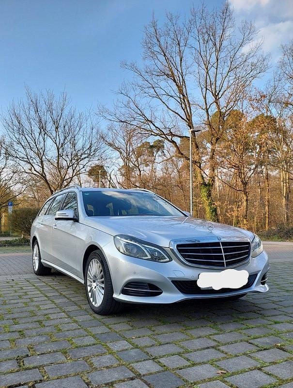 Gebraucht Mercedes E200 Elegance 136 PS (100 kW) 2016 Silber Kombi