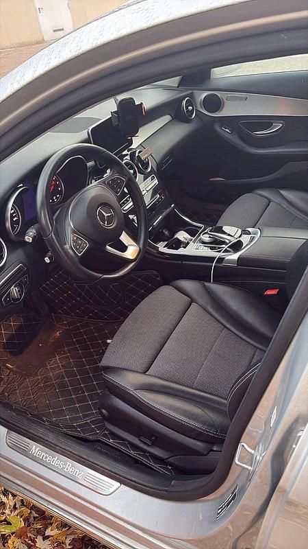 Gebraucht Mercedes C180 155 PS (114 kW) 2018 Grau Limousine