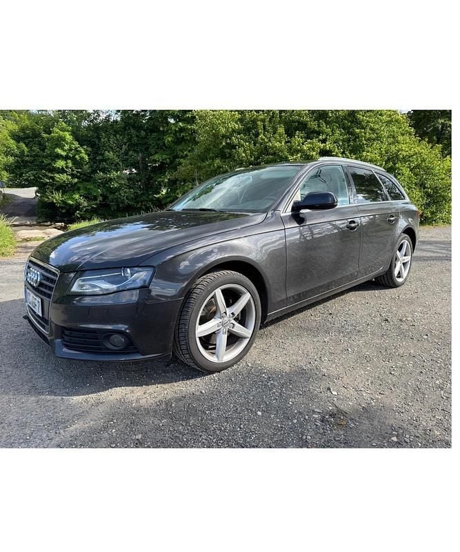 Andere farben Gebraucht 2011 Audi A4 Kombi | 5.900 € (Guter Preis) - Bild 1/4