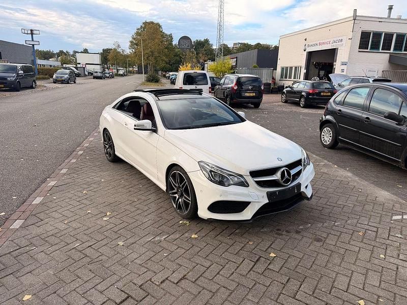 Weiß Gebraucht 2015 Mercedes E250 Sport Edition Coupé | 17.500 € (Fairer Preis) - Bild 1/4