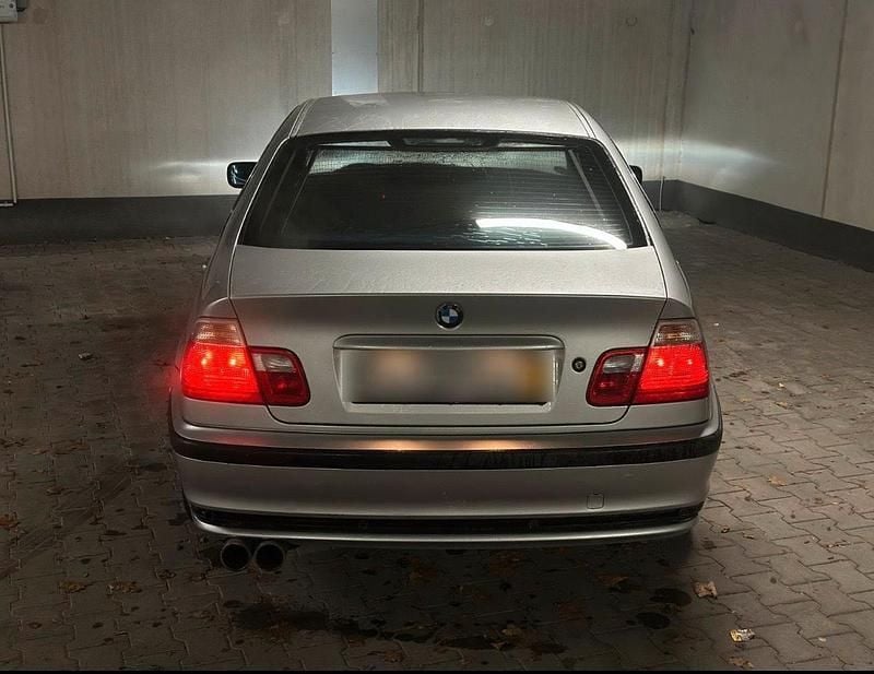 Gebraucht BMW 323 170 PS (125 kW) 1999 Silber Limousine