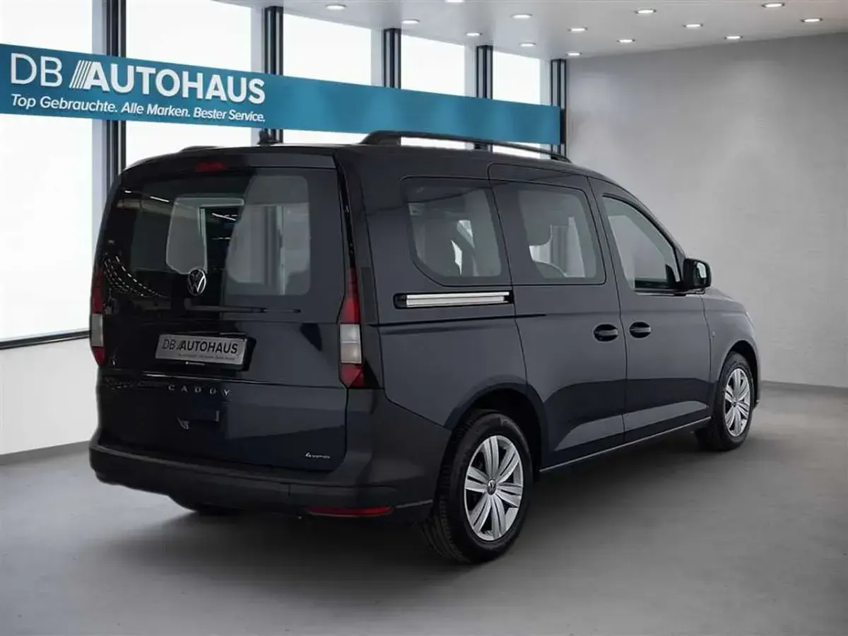Usata VW Caddy 122 CV (89 kW) 2023 Blu Monovolume