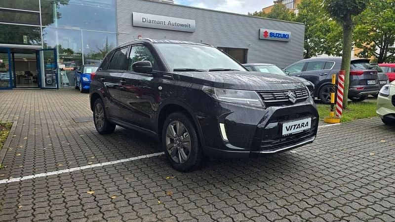 Neu Suzuki Vitara Comfort 116 PS (85 kW) 2025 Schwarz SUV