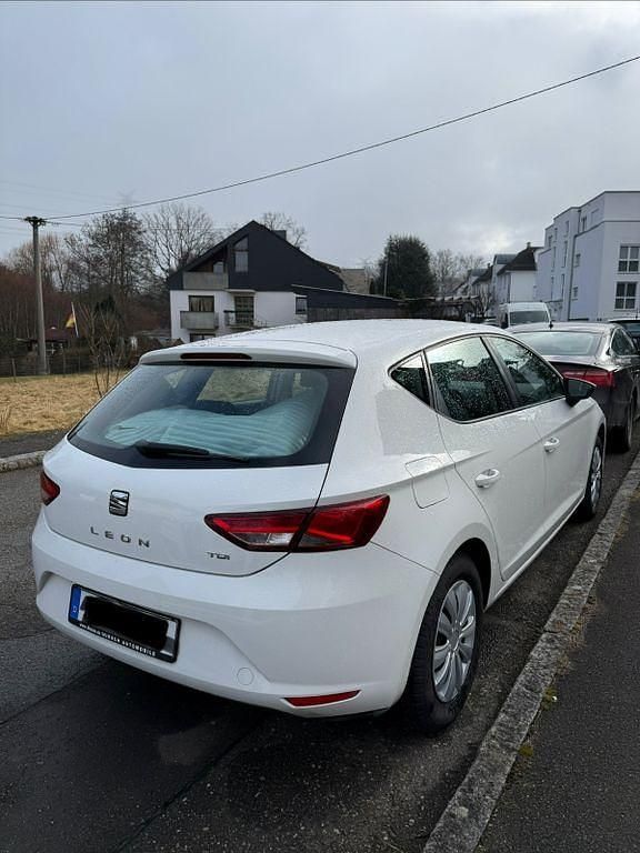 Gebraucht Seat Leon Style 105 PS (77 kW) 2015 Weiß Limousine