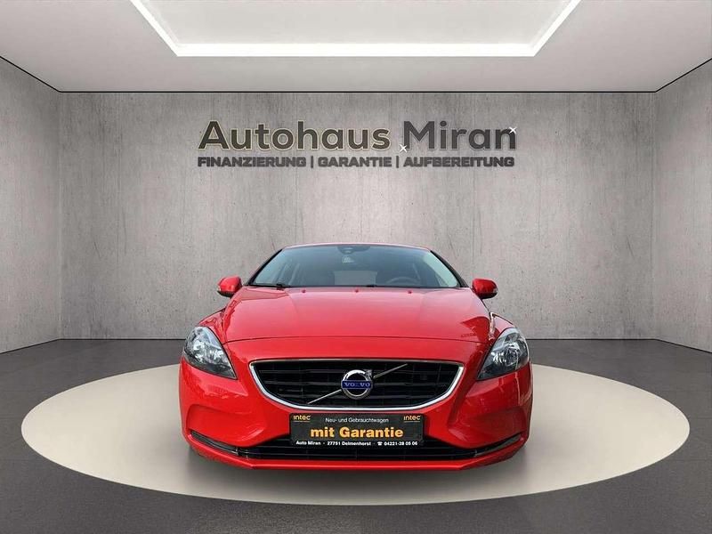 Gebraucht Volvo V40 114 PS (83 kW) 2013 Rot Limousine