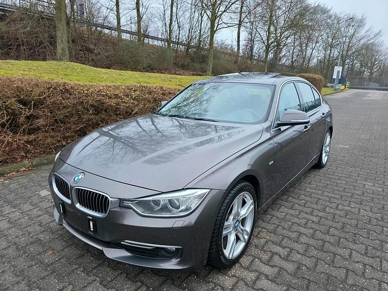 Gebraucht BMW 320 Luxury Line 184 PS (135 kW) 2012 Braun Limousine