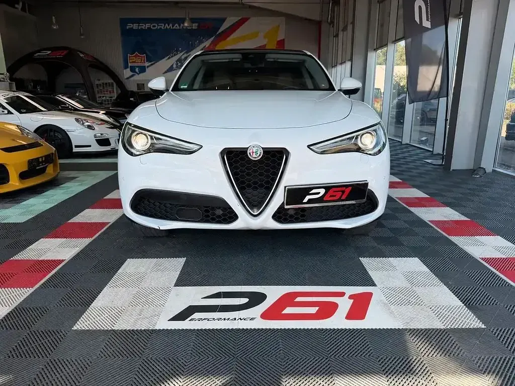 Gebraucht Alfa Romeo Stelvio Super 200 PS (147 kW) 2018 Weiß SUV