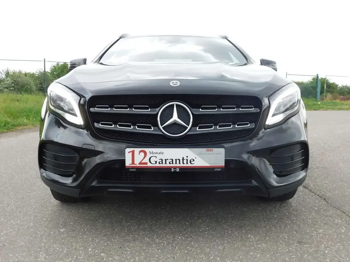 Gebraucht Mercedes GLA250 Sport 211 PS (155 kW) 2017 Kosmosschwarz  metalliclack SUV