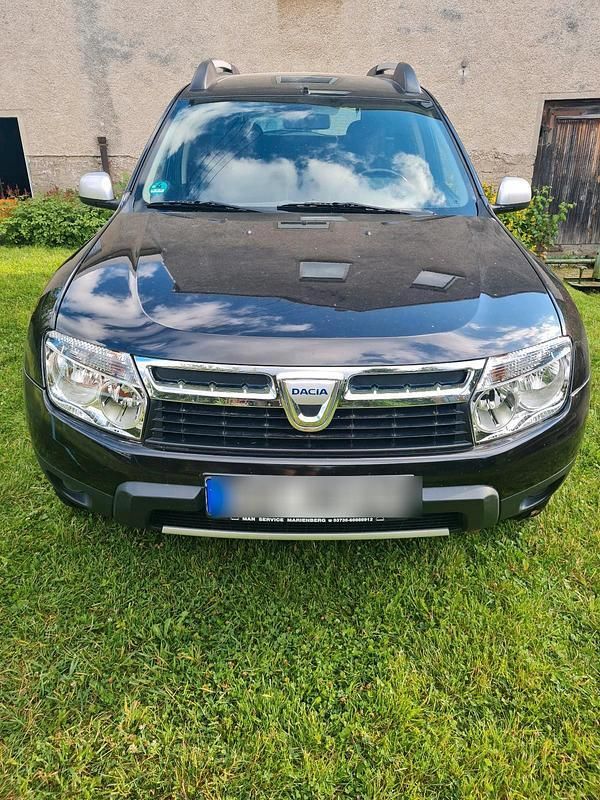 Schwarz Gebraucht 2010 Dacia Duster SUV | 7.800 € - Bild 1/4