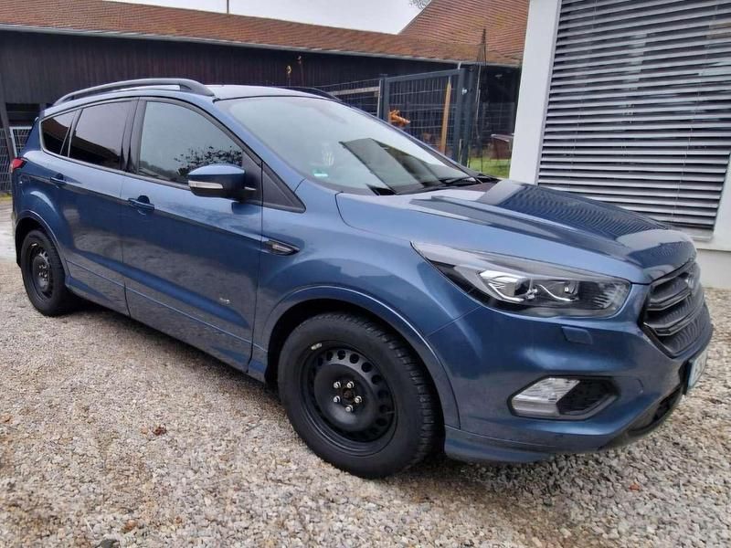 Gebraucht Ford Kuga ST-Line 179 PS (131 kW) 2018 Blau SUV