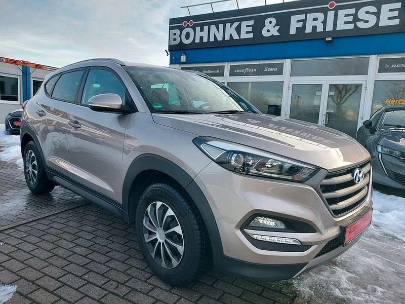 Weiß Gebraucht 2016 Hyundai Tucson Intro Edition SUV | 10.999 € (Guter Preis) - Bild 1/4
