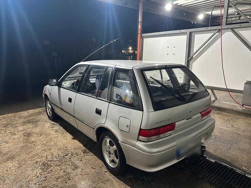 Gebraucht Subaru Justy 86 PS (63 kW) 2002 Silber Kleinwagen