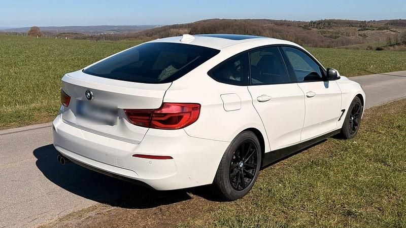 Gebraucht BMW 330 Gran Turismo 258 PS (189 kW) 2018 Weiß Limousine