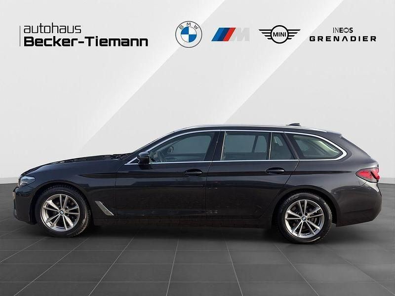 Gebraucht BMW 520 Performance 190 PS (139 kW) 2021 Sophistograu brillanteffekt Kombi