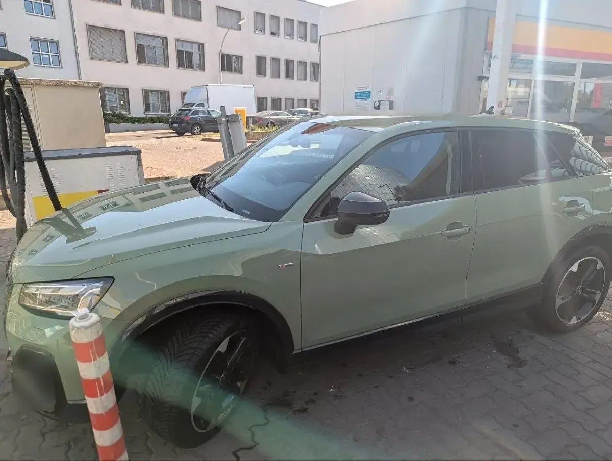 Gebraucht Audi Q2 S-Line 150 PS (110 kW) 2021 Grün SUV