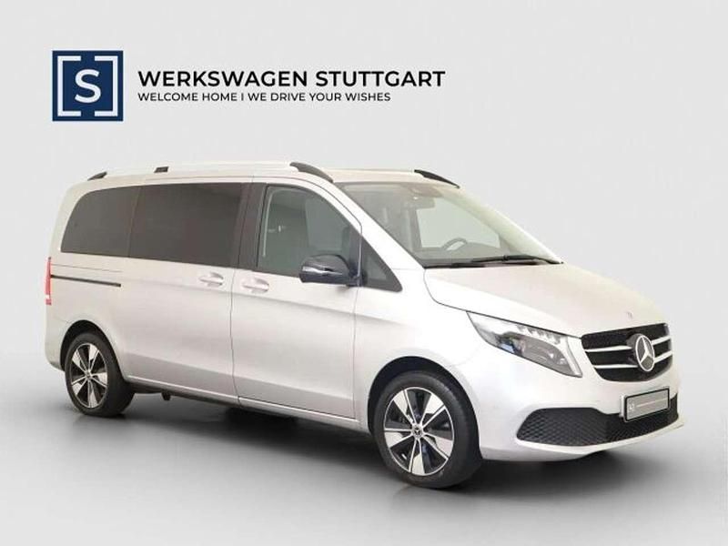 Brillantsilber Gebraucht 2023 Mercedes V250 Edition Van / Kleinbus | 66.036 € - Bild 1/4