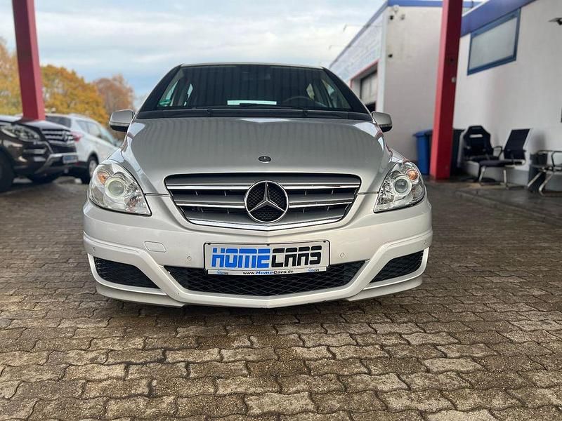Gebraucht Mercedes B180 116 PS (85 kW) 2010 Silber Van / Kleinbus