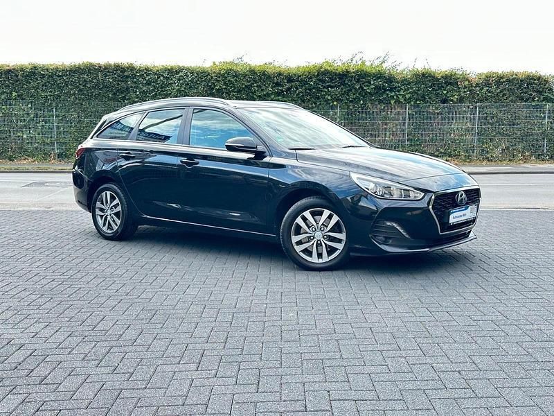 Schwarz Gebraucht 2018 Hyundai i30 Kombi | 12.790 € (Fairer Preis) - Bild 1/4