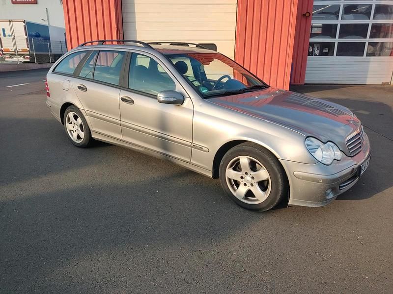 Gebraucht 2004 Mercedes C200 Kombi | 2.900 € (Teuer) - Bild 1/4