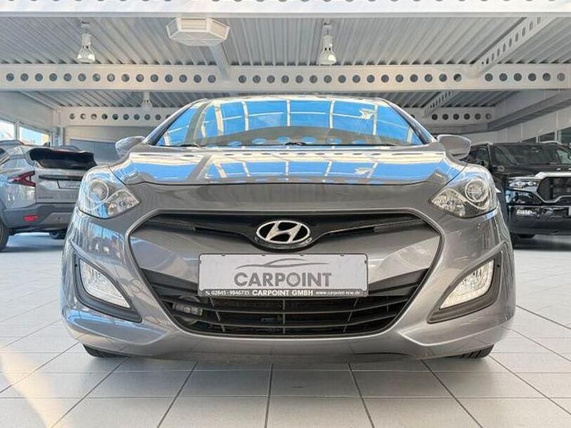 Gebraucht Hyundai i30 Classic 99 PS (72 kW) 2013 Grau Limousine
