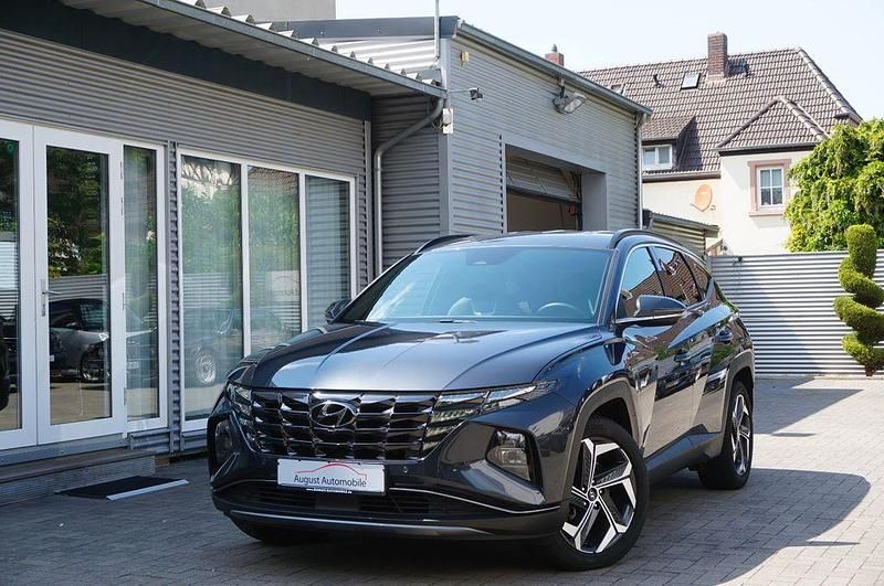 Grau Gebraucht 2022 Hyundai Tucson Prime SUV | 27.470 € (Fairer Preis) - Bild 1/3