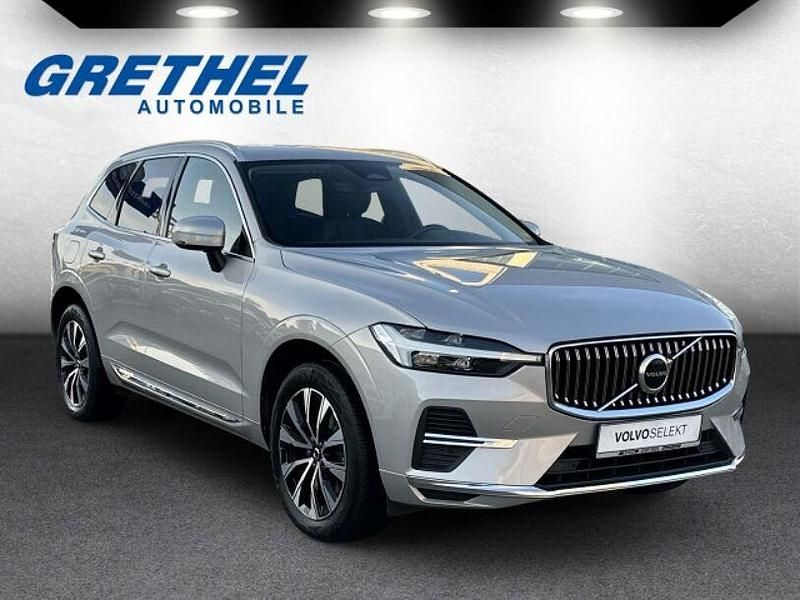 Gebraucht Volvo XC60 Plus 197 PS (144 kW) 2022 Silber SUV