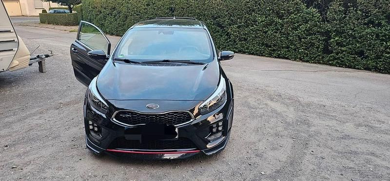 Schwarz Gebraucht 2018 Kia Ceed GT-Track Limousine | 14.000 € (Guter Preis) - Bild 1/4