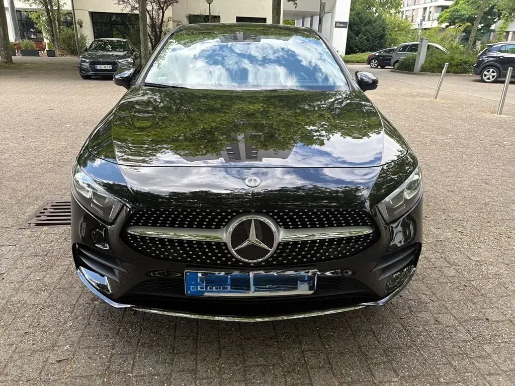 Gebraucht Mercedes A250 Advanced 160 PS (117 kW) 2021 Schwarz Limousine
