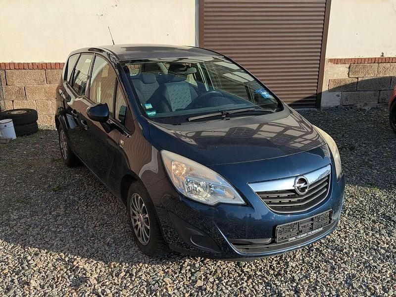 Usata Opel Meriva Active 101 CV (74 kW) 2013 Blu Monovolume