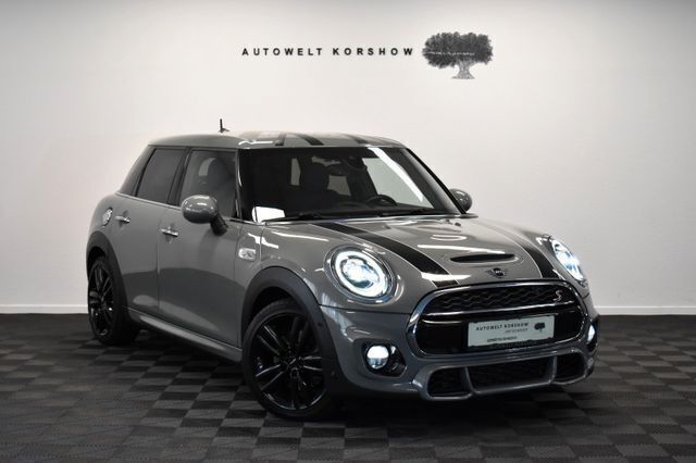 Moonwalk grey (metallic) Gebraucht 2019 Mini John Cooper Works Kleinwagen | 24.500 € (Fairer Preis) - Bild 1/4