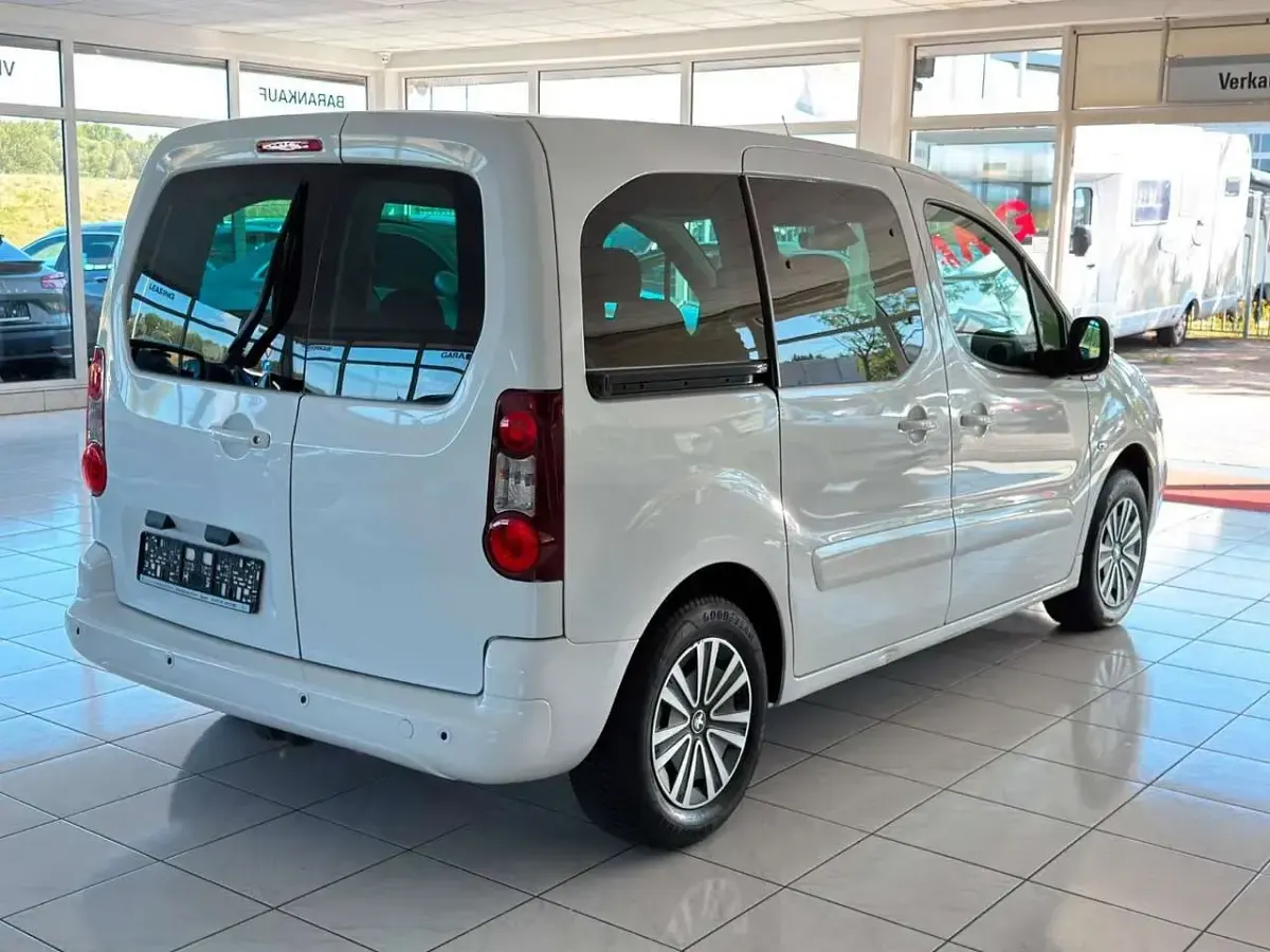 Gebraucht Peugeot Partner Active 120 PS (88 kW) 2015 Blanc banquise Van / Kleinbus