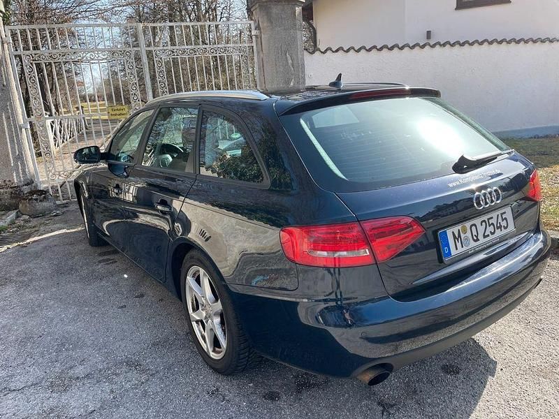 Gebraucht Audi A4 Comfort 179 PS (131 kW) 2009 Blau Kombi