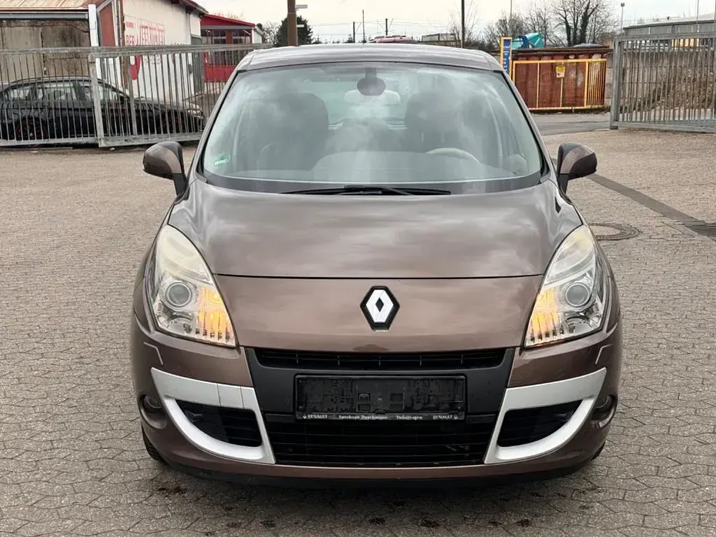 Gebraucht Renault Scénic III Luxe 140 PS (102 kW) 2010 Braun Van / Kleinbus