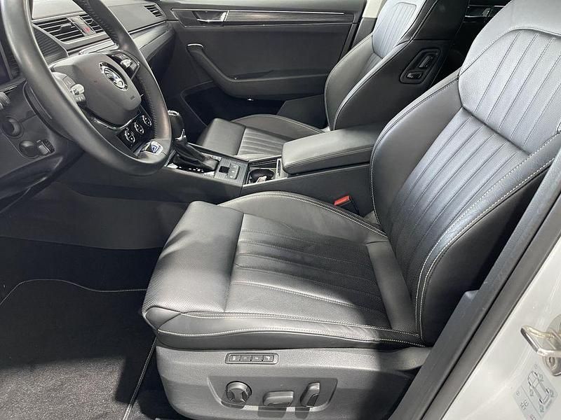 Gebraucht Skoda Superb Premium Edition 150 PS (110 kW) 2022 Weiß Limousine