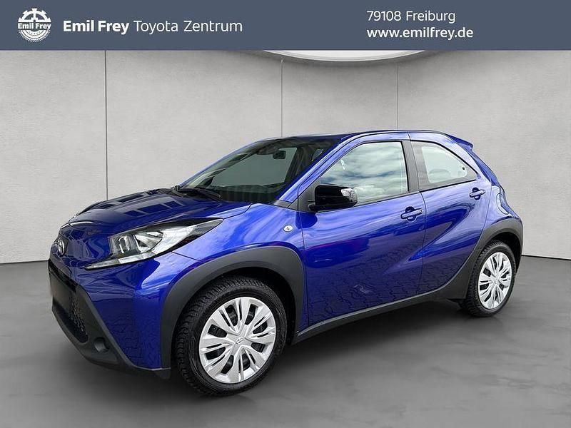 Juniper blue Gebraucht 2023 Toyota Aygo X-play Kleinwagen | 15.290 € (Guter Preis) - Bild 1/4