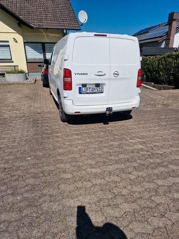 Gebraucht Opel Vivaro 122 PS (89 kW) 2020 Weiß Van / Kleinbus