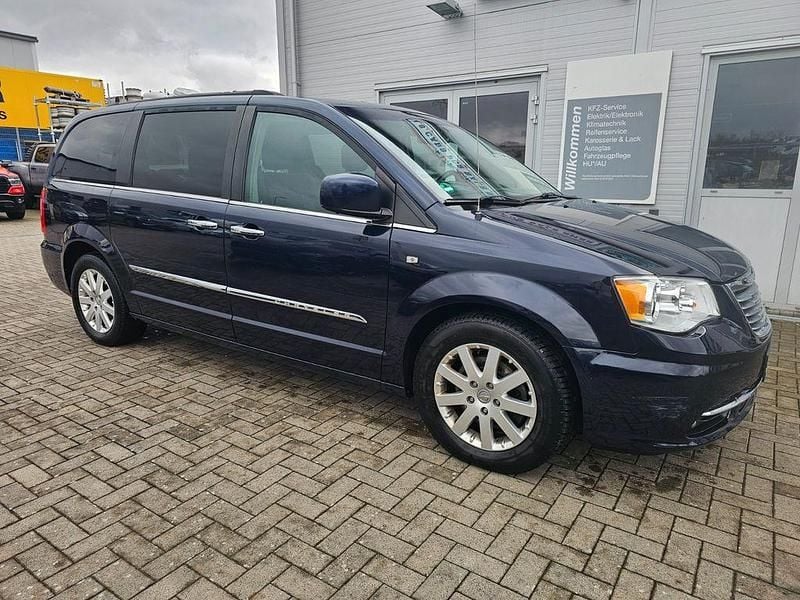 Gebraucht Chrysler Town & Country 287 PS (211 kW) 2016 Blau Van / Kleinbus