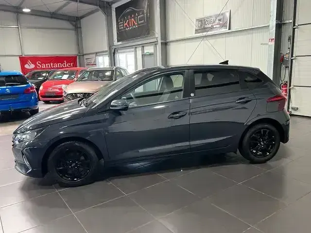 Gebraucht Hyundai i20 101 PS (74 kW) 2022 Grau Kleinwagen