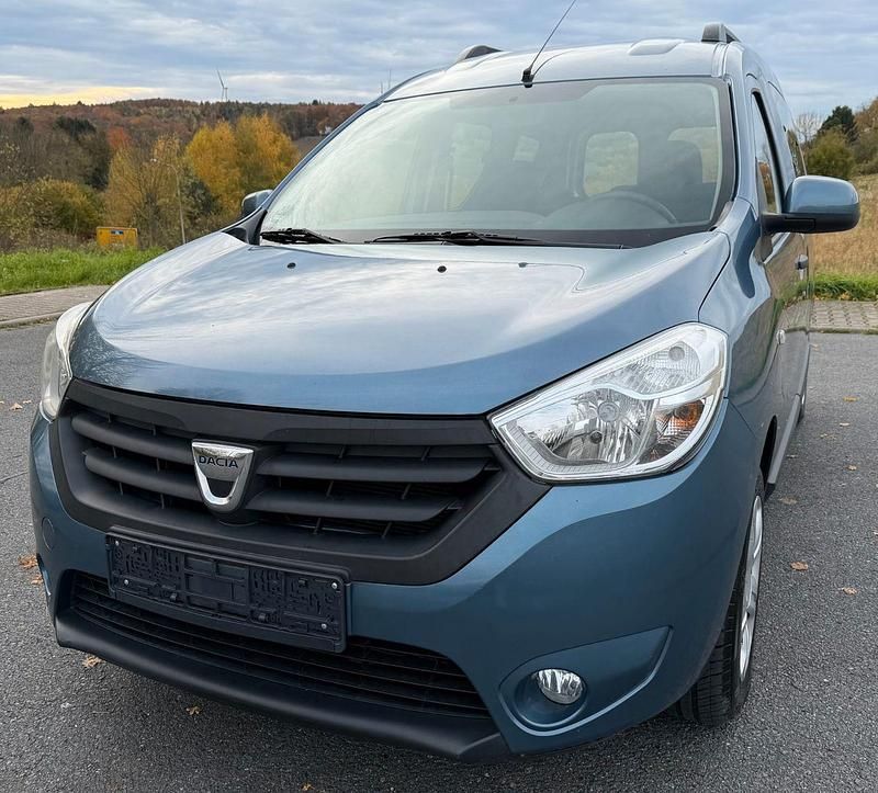 Blau Gebraucht 2014 Dacia Dokker Lauréate Van / Kleinbus | 7.900 € (Guter Preis) - Bild 1/4