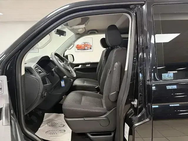 Gebraucht VW Multivan 114 PS (83 kW) 2018 Deep black perleffekt Van / Kleinbus